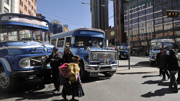 Huelga parcial del transporte urbano en Bolivia