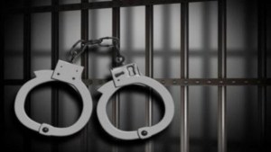 Ejecutivo condenado a 60 años de prisión tras violar a sus hijas