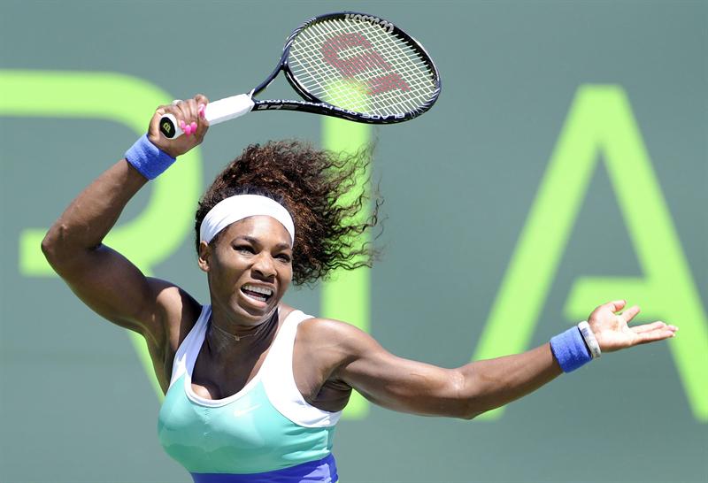 Serena hace historia y prolonga el maleficio de Sharapova