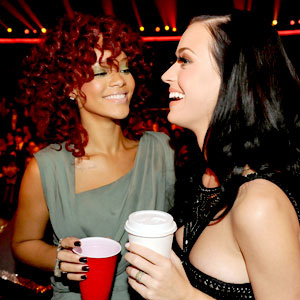 Rihanna a Katy Perry: Dejaré que me azotes