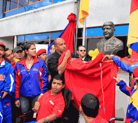 Develado busto de Chávez también en Aragua (Foto)