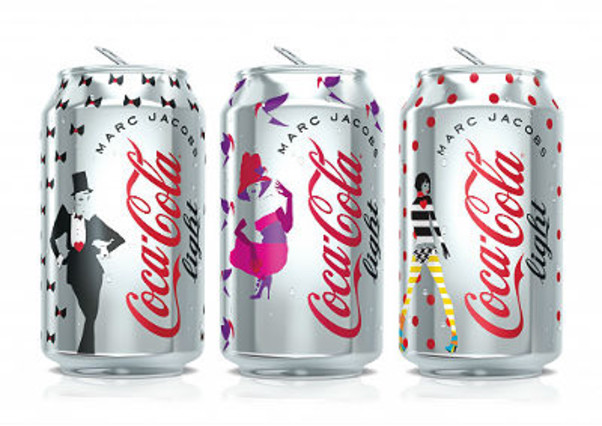 Latas de Coca-Cola Light rinden homenaje a la emancipación femenina (Foto)