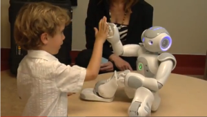 Crean robot para vacunar a los niños (Video)