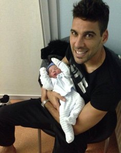 Cichero presenta a su hijo recién nacido por Instagram (Foto)