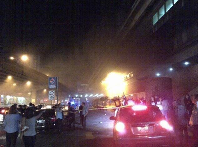 Explotó carro dentro del Centro Comercial Paseo Las Mercedes (Foto)