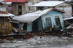 Aumenta número de muertos por avalanchas e inundaciones en Filipinas