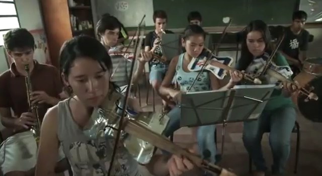Así suena la Orquesta de instrumentos reciclados (Video + genial)
