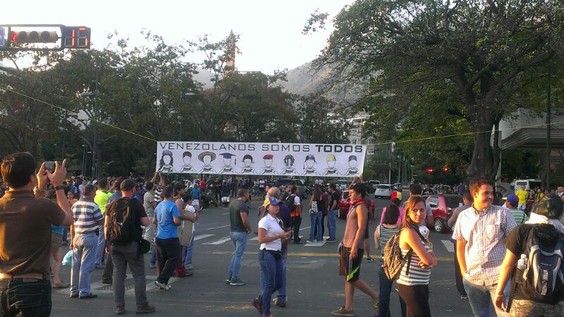 Manifestantes cerraron paso en Av. Francisco de Miranda a la altura de Plaza Altamira (Fotos)
