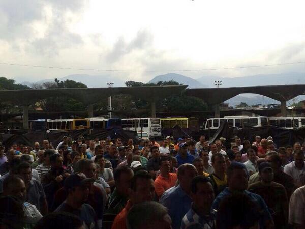 Transportistas de Táchira no trabajarán este lunes para unirse a la protesta