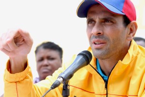 Capriles llama a movilización contra el paramilitarismo