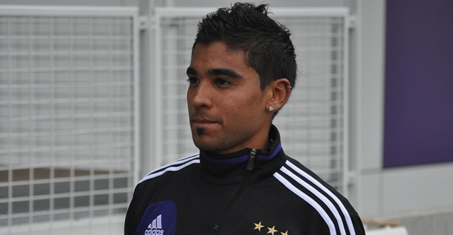 Ronald Vargas marcó 3 goles en el triunfo del Anderlecht