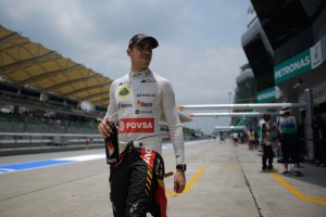 Pastor Maldonado confiado en lograr primeros puntos este fin de semana en China