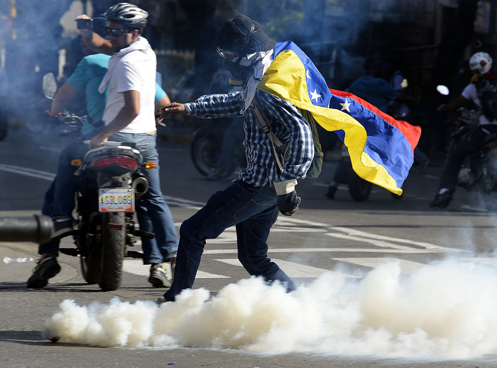 Suman 39 los muertos en Venezuela pese al pedido de Unasur contra violencia