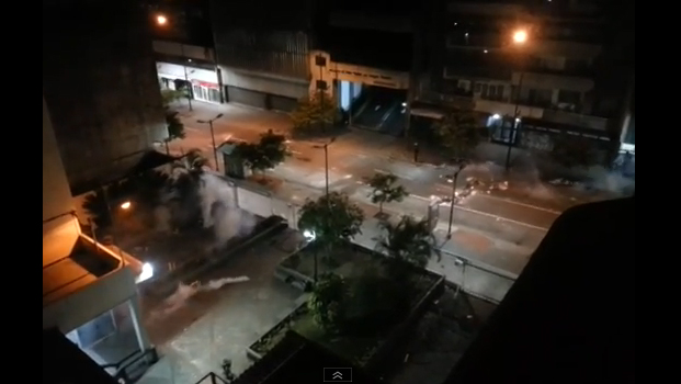 La GNB disparó hacia edificios en Chacao (Video)