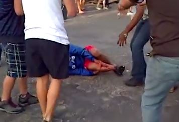 VIDEO: Pánico de la PNB a unas cacerolas deja joven mal herido en el suelo
