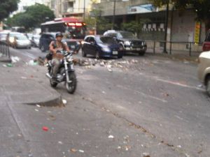 Chacao amaneció con barricadas este #1A (Foto)