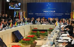 Mercosur debate este lunes sobre situación en Venezuela
