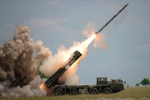 ¿Será que el nuevo misil ruso de las FANB podrá atinarle a la inflación? (foto en acción)