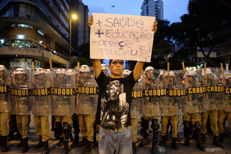 Choque entre policía y manifestantes…en Belo Horizonte (Fotos)