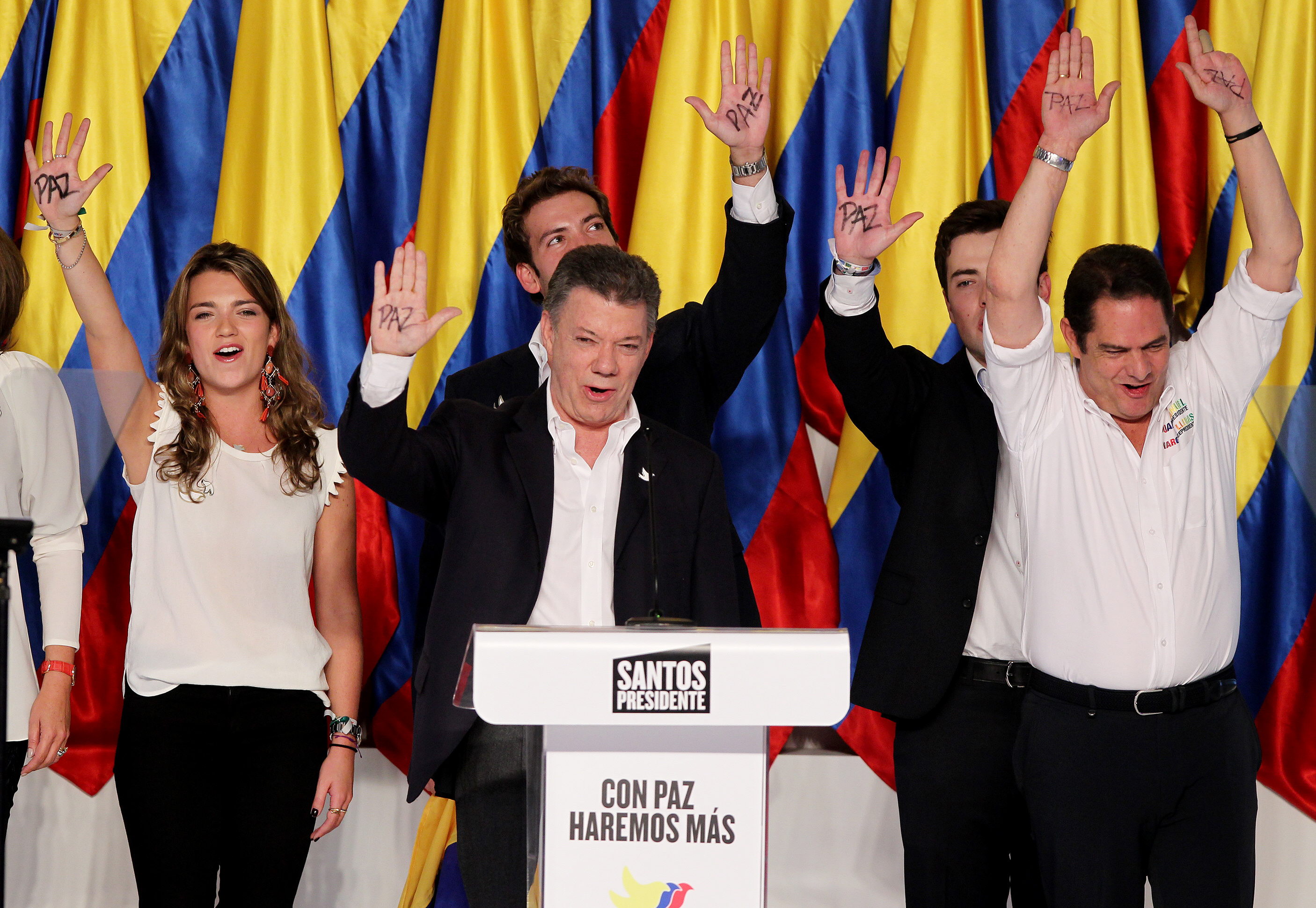 Santos gana las elecciones con 7,8 millones de votos