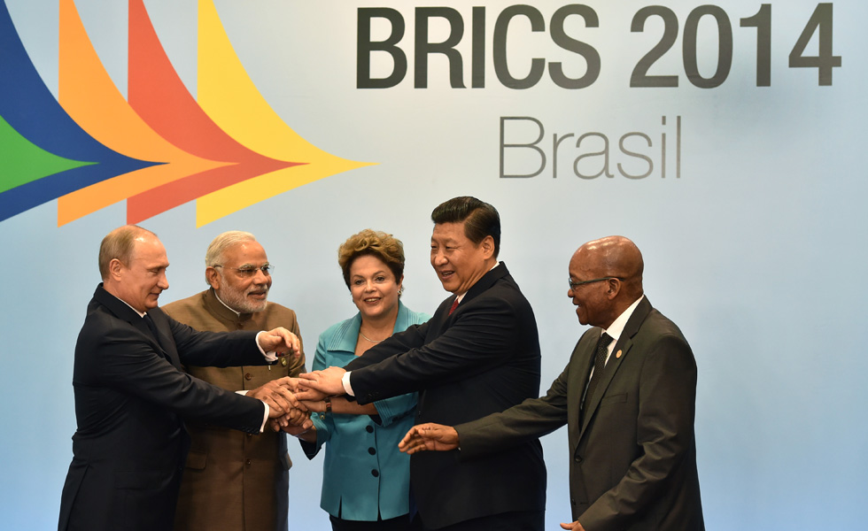 Presidentes del Brics crean banco de desarrollo, que tendrá sede en Shanghai