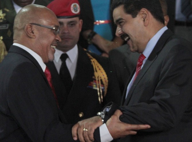 Presidente de Surinam llega a Venezuela para acuerdos bilaterales