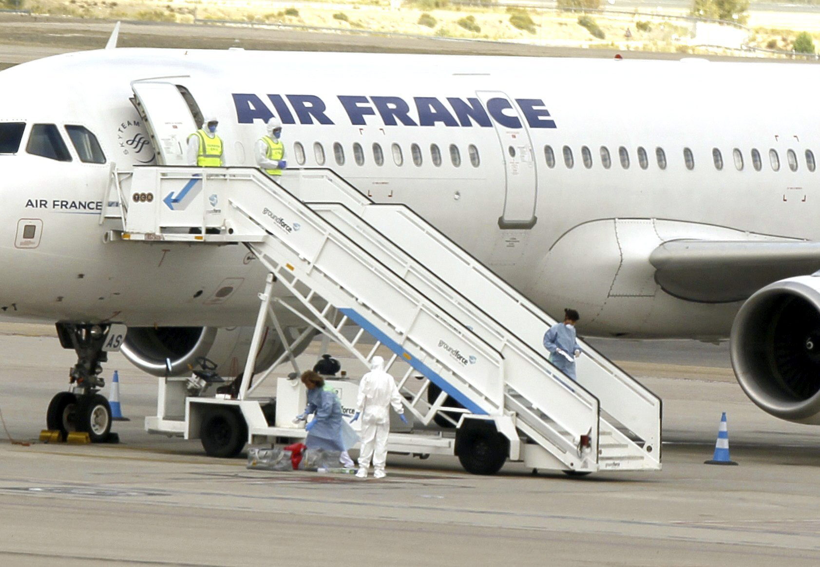 Inmovilizan avión de Air France en Madrid por un posible caso de ébola