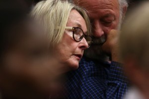 Los padres de la novia de Pistorius se oponen a su libertad condicional