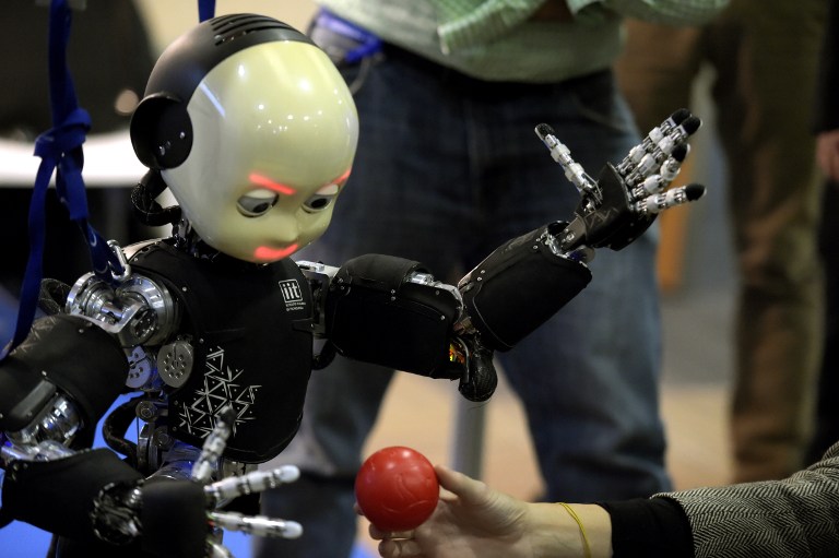 Robots y humanos, reunidos en Madrid en un cara a cara futurista (Fotos)