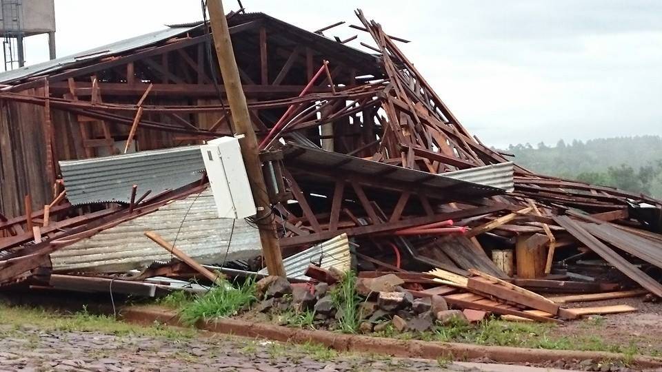 Más de 260 casas dañadas por un tornado en Argentina (Fotos)