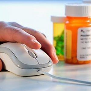 La escasez de las medicinas y el riesgo de comprarlos en Internet