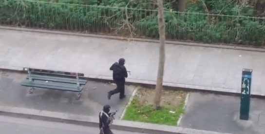 ¡Atroz! Así ejecutaron los terroristas a un policía francés herido (video)