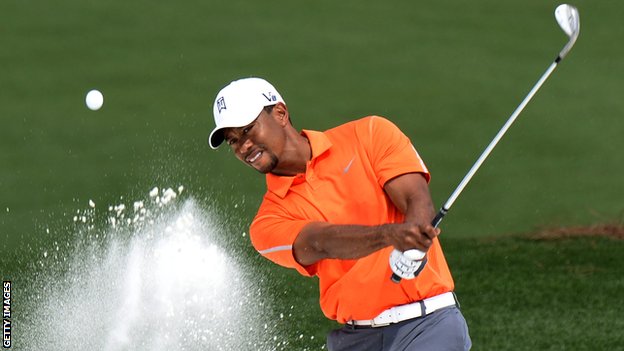 Tiger Woods se retira temporalmente del Golf