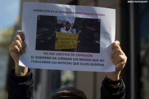 Protestas en apertura de Expo Venezuela de Verdad en Madrid (Fotos)