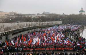 Miles de personas marchan en Moscú en homenaje a Nemtsov (Fotos)