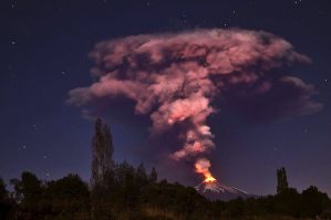 Volcán Villarrica entra en erupción en Chile, autoridades evacuan preventivamente (Foto)