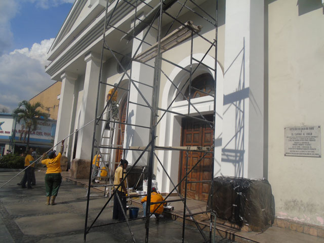 Remozan fachada de la Catedral San Felipe Neri