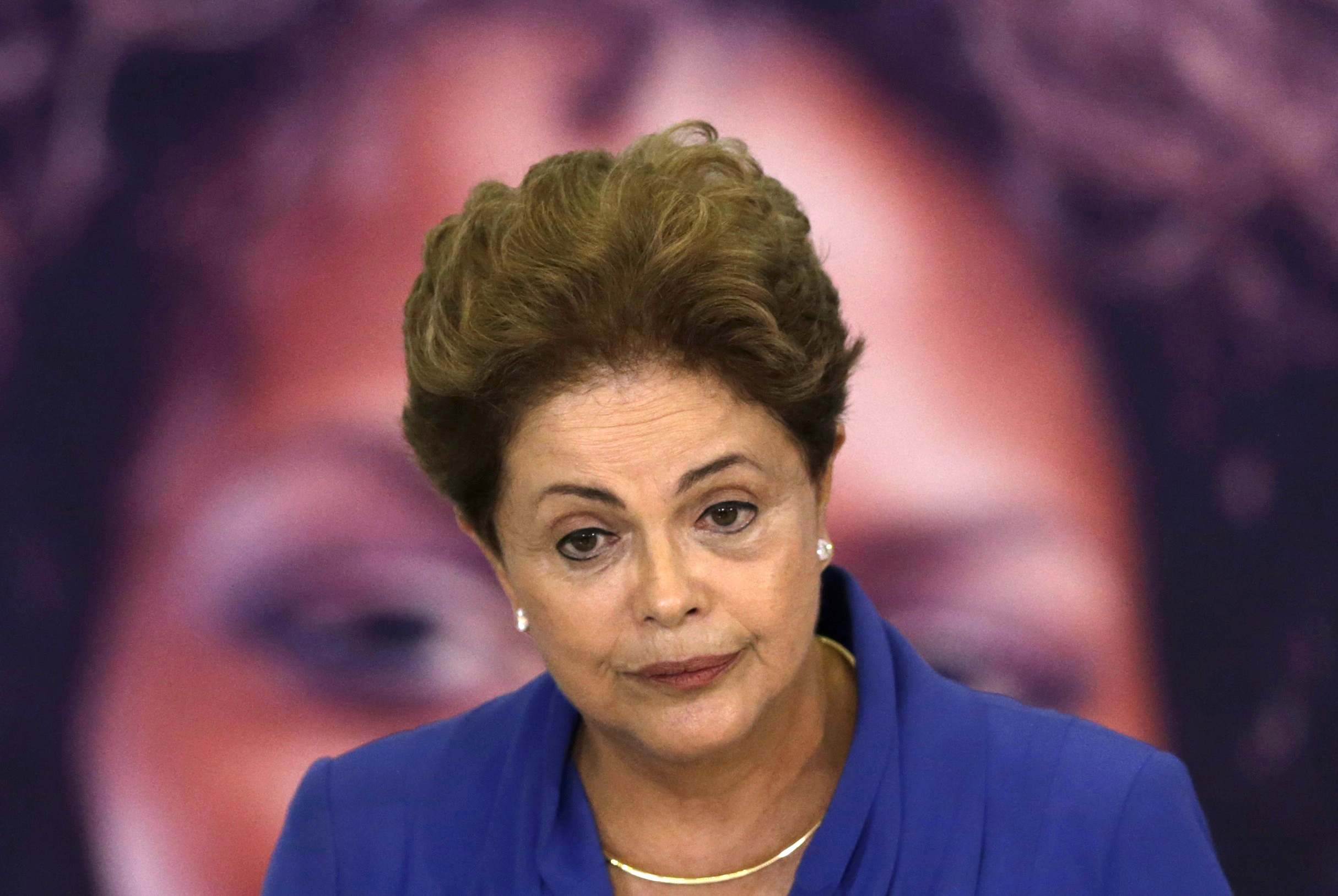 Rousseff cae 10,8% de aprobación, según sondeo
