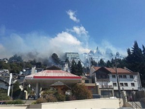 Incendio daña viviendas, hoteles en Argentina