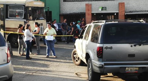 Tranca en Las Minas de Baruta por protesta (Fotos)