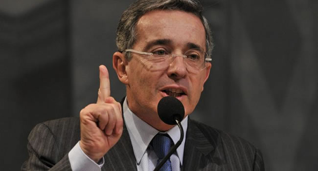 Álvaro Uribe: Me acusa el eje Santos-Maduro-Timochenko