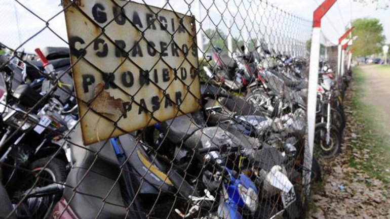 Uruguay fundirá las motos incautadas para hacer viviendas sociales