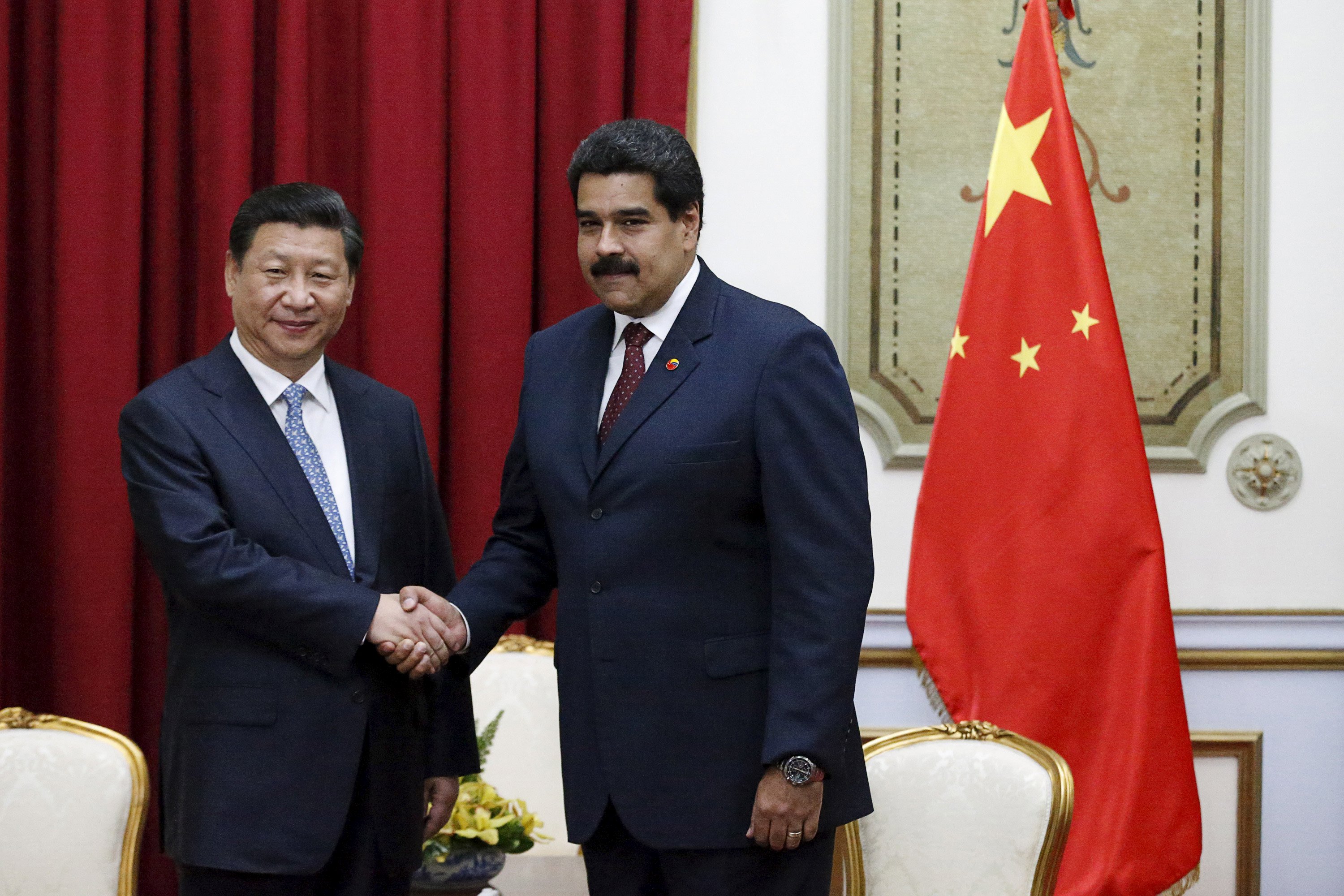 Vence período de gracia dado por China a Venezuela para pago deuda, Caracas busca extenderlo