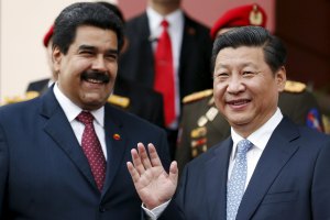Régimen de Maduro busca dinero chino para reactivar el sector petrolero, según Bloomberg Línea