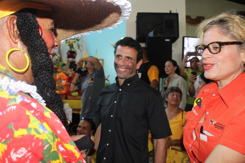Capriles participó en la Parranda de San Pedro de Guatire (FOTOS)