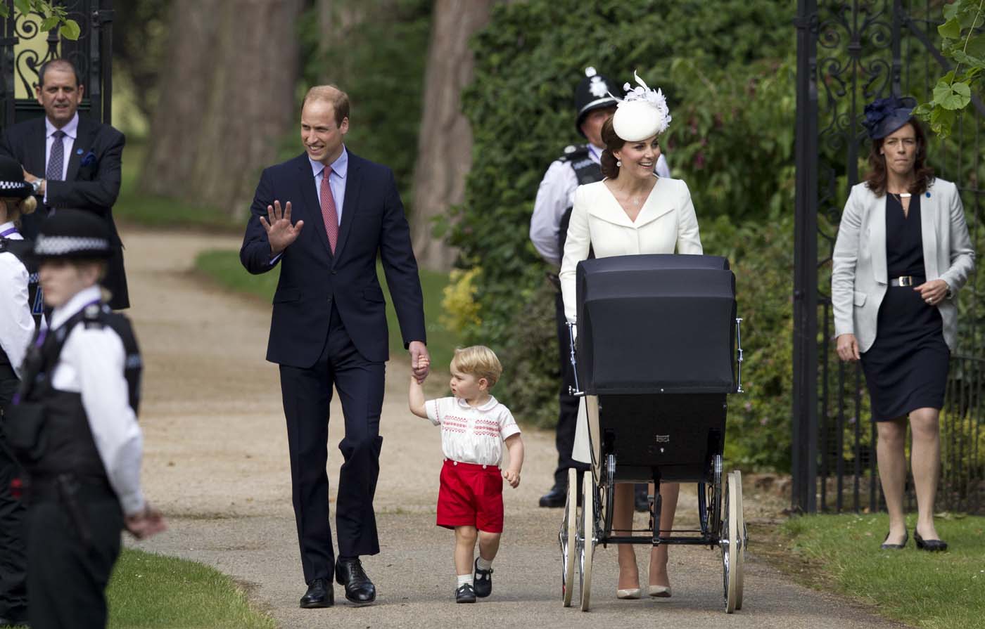 Príncipe William denuncia acoso de fotógrafos contra su hijo George