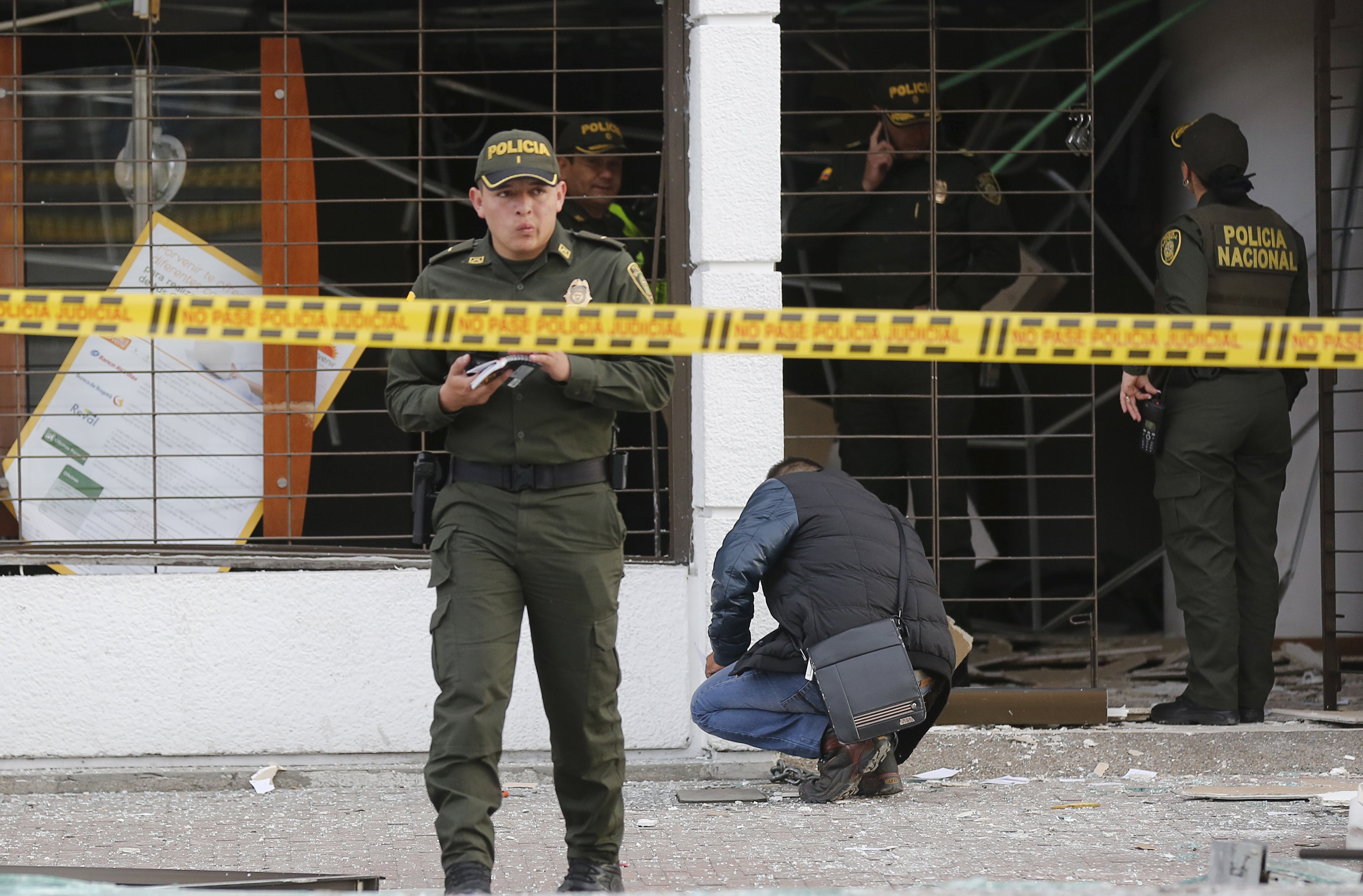 Atentado en Bogotá: Terrorista advirtió de casualidad “abandonen el edificio porque va a explotar”