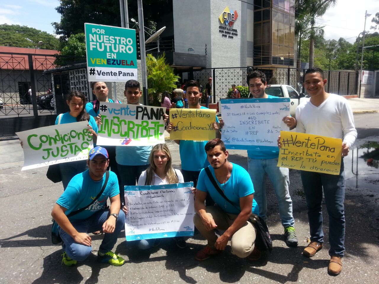Miembros de Vente Aragua realizan jornada para incentivar la inscripción de jóvenes al REP