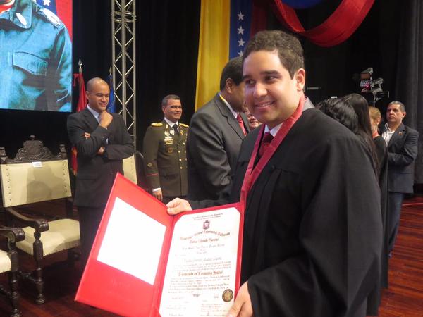 Nicolasito Maduro se graduó en la Unefa (FOTO)