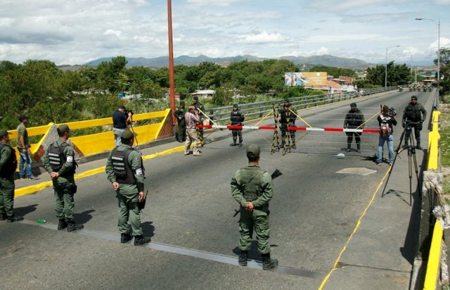 La frontera fue cerrada por 72 horas en San Antonio y Ureña después del ataque a militares venezolanos (Foto Reuters)